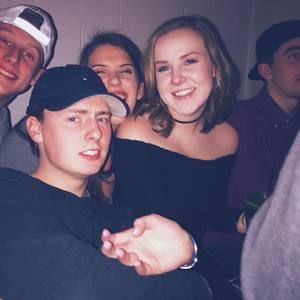 Meet your Posher, Taryn